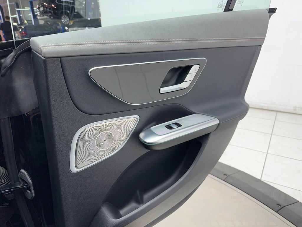 Used 2023 Mercedes-Benz EQE 500 4MATIC Sedan w/ Exclusive Trim Package image 44