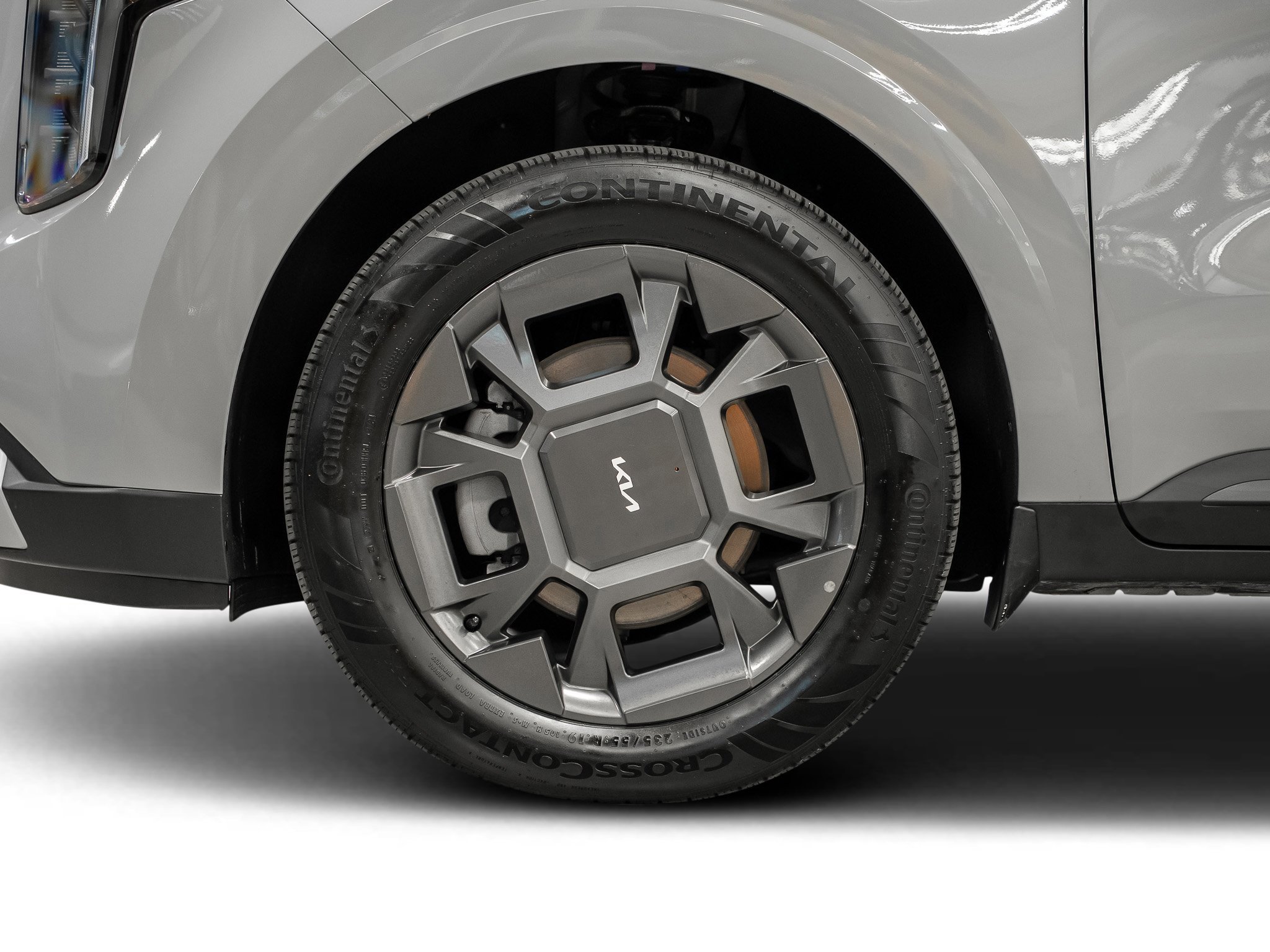 Used 2025 Kia Carnival EX image 17