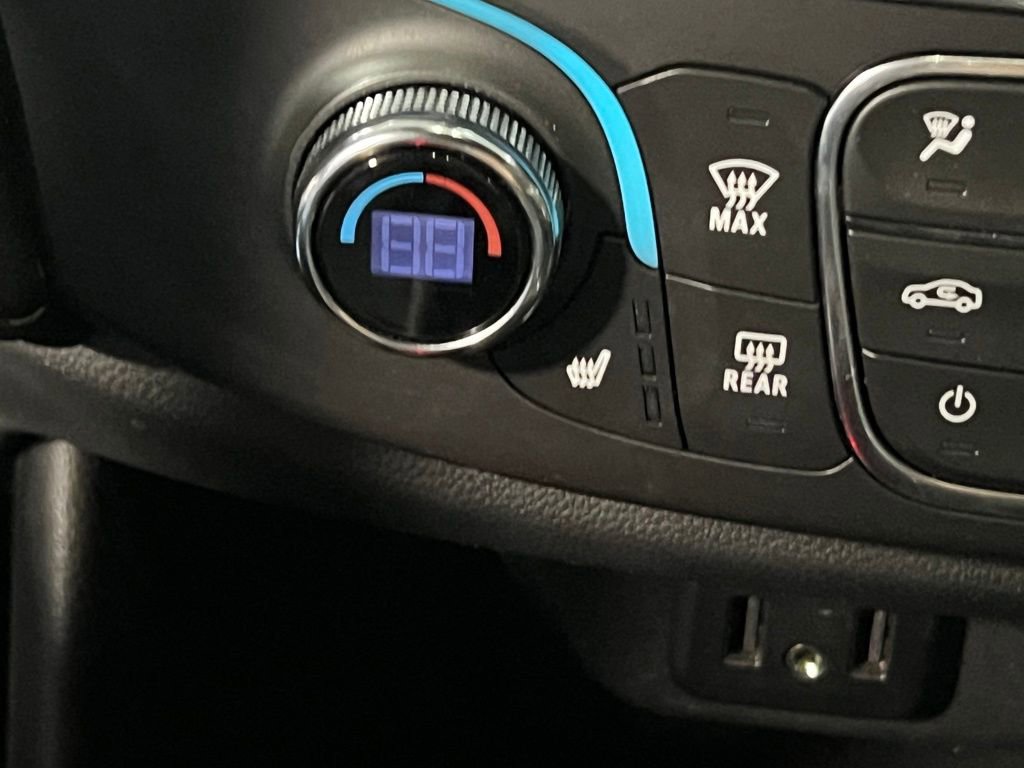 Used 2023 Chevrolet Traverse LT image 37