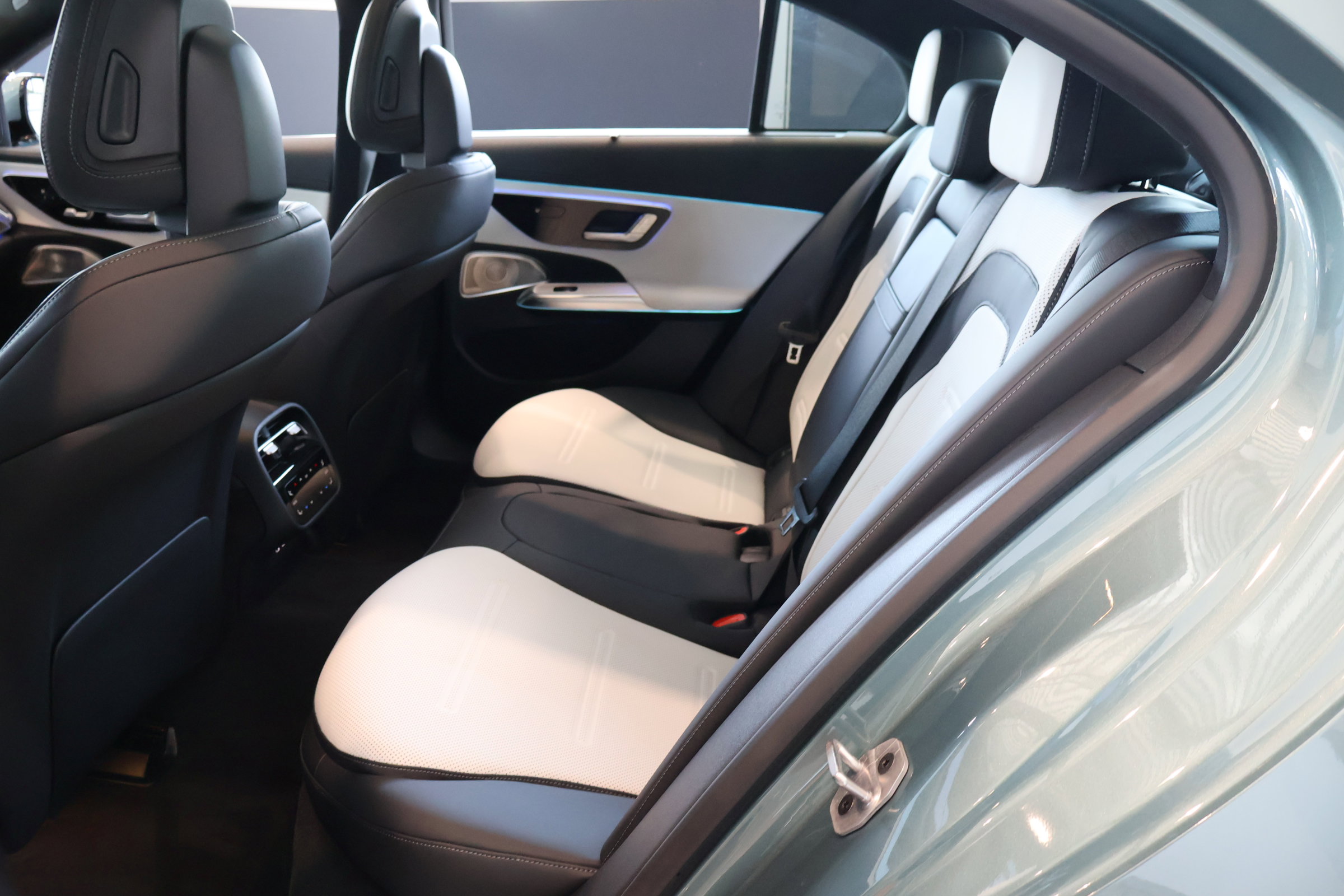 New 2026 Mercedes-Benz E 53 AMG e 4MATIC Sedan image 13