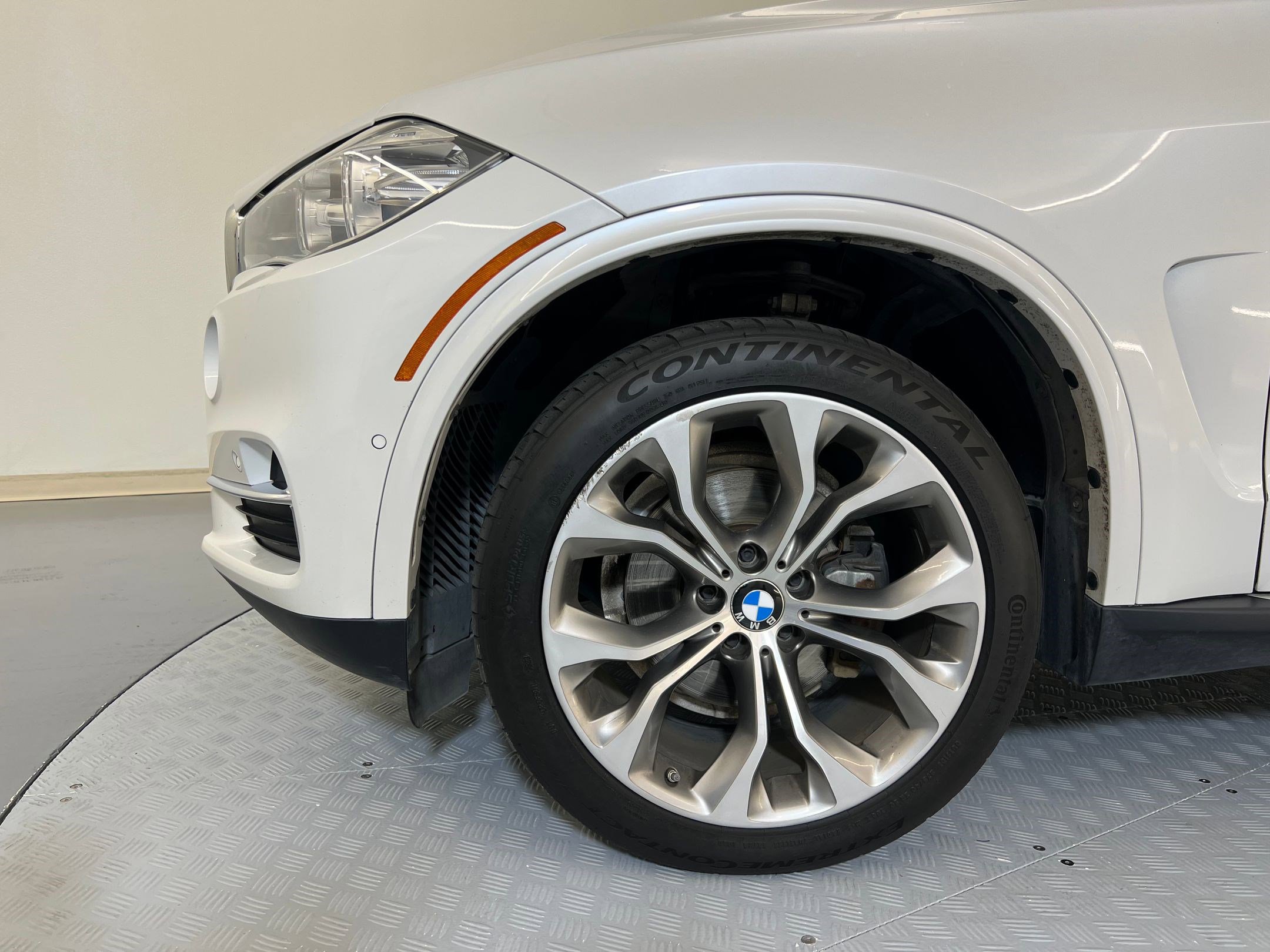 Used 2018 BMW X5 xDrive35i w/ Driving Assistance Package AWD/4WD image 11