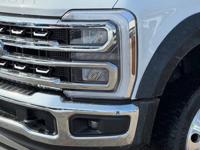 New 2026 Ford F550 4x4 Crew Cab image 9