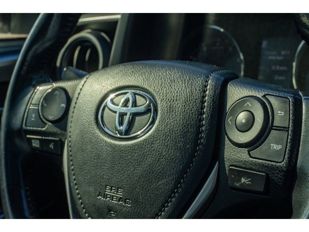 Used 2018 Toyota RAV4 SE w/ All Weather Liner Package image 32
