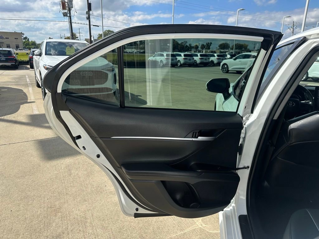 Used 2024 Toyota Camry SE image 20