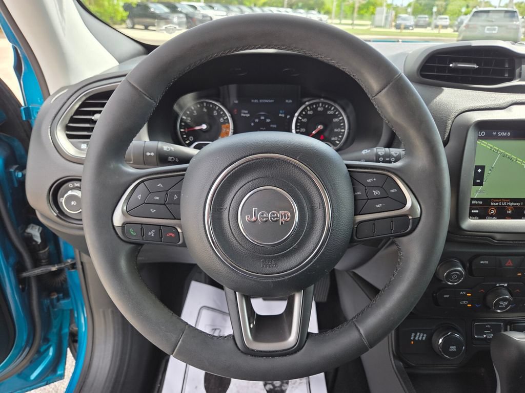 Used 2022 Jeep Renegade Latitude AWD/4WD image 32
