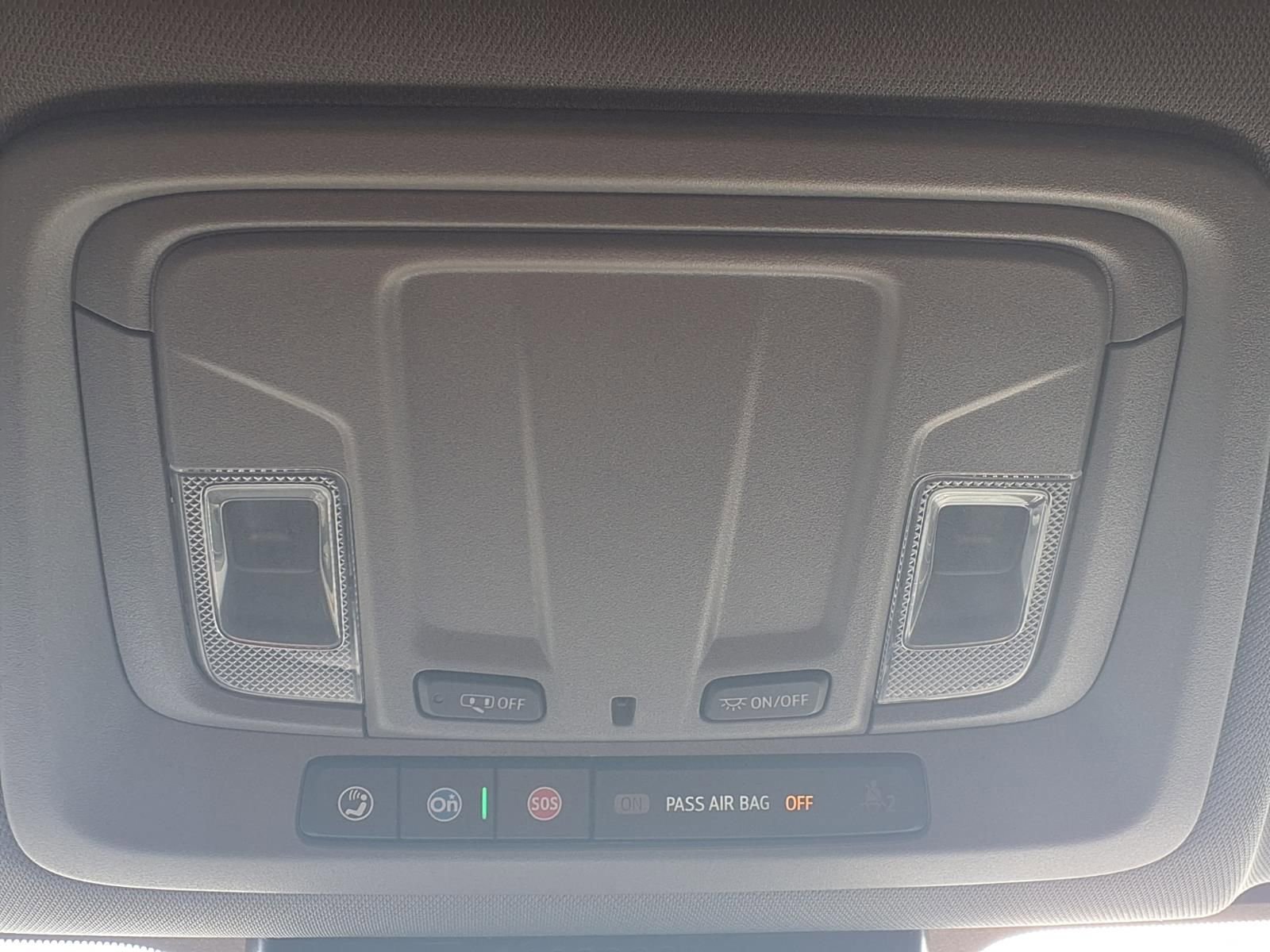 Used 2024 Chevrolet Silverado 2500 Custom w/ Custom Value Package image 6