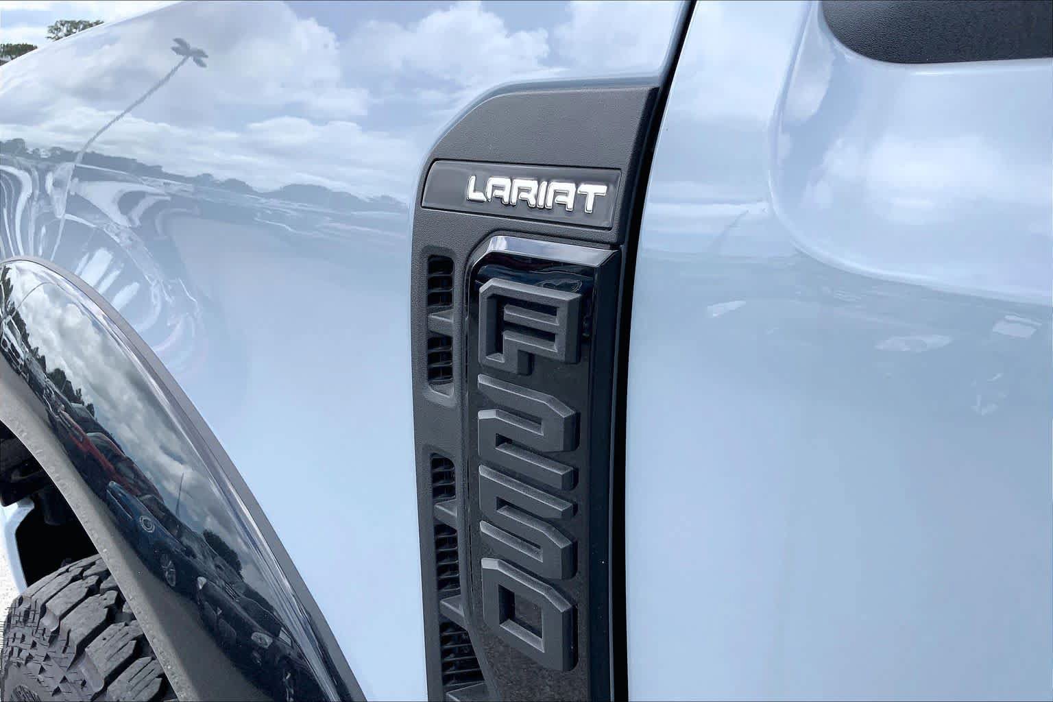 New 2026 Ford F250 Lariat w/ Black Appearance Package AWD/4WD image 15