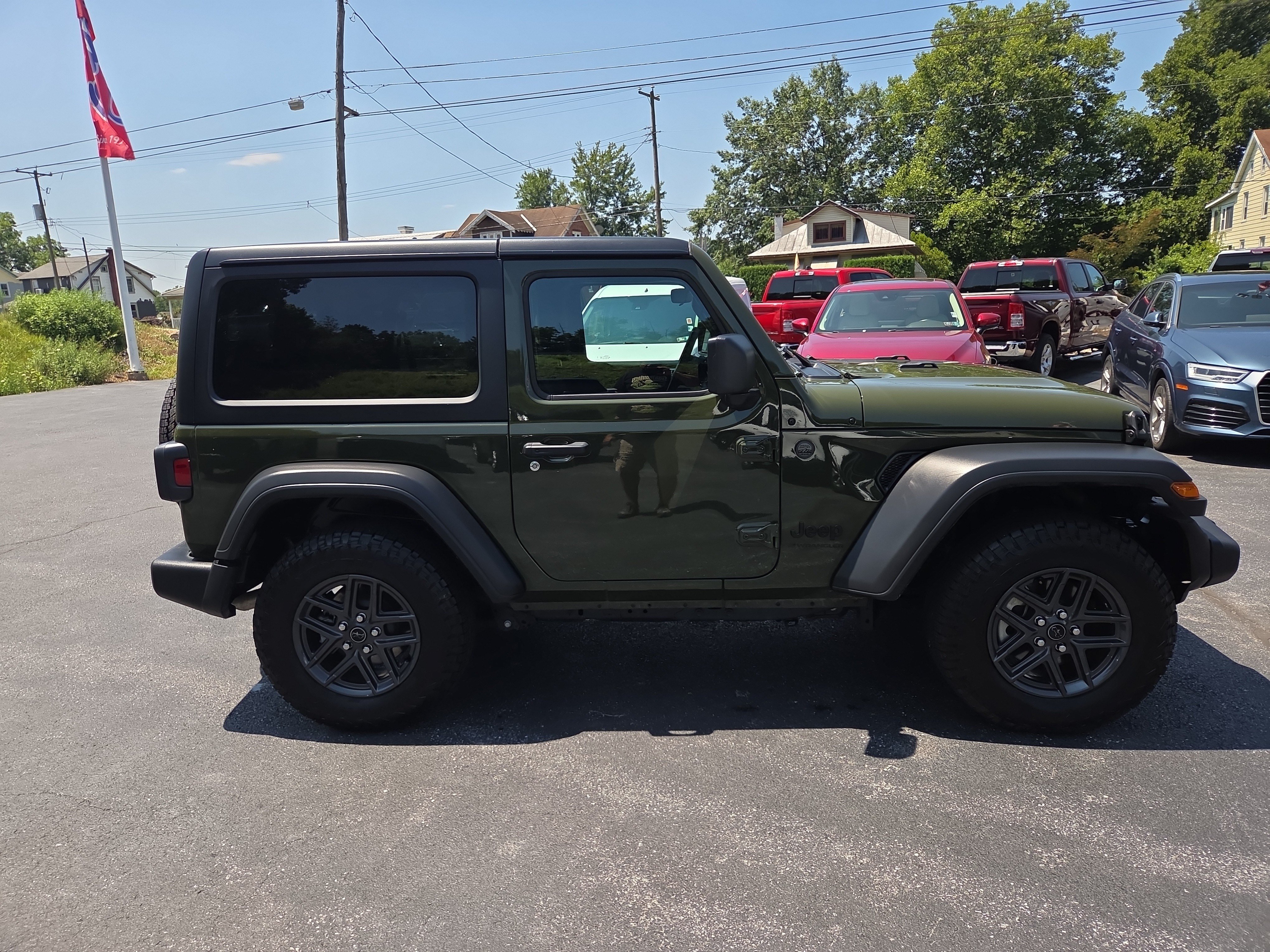 Used 2024 Jeep Wrangler Sport AWD/4WD image 2