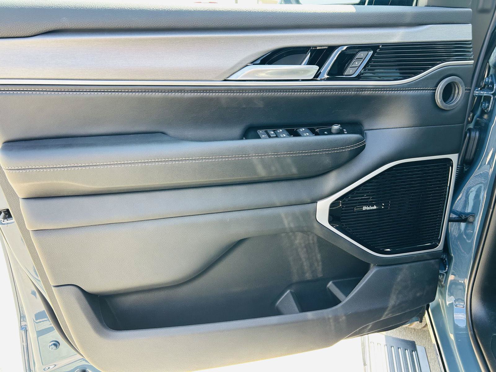 New 2026 Jeep Grand Wagoneer Limited AWD/4WD image 19