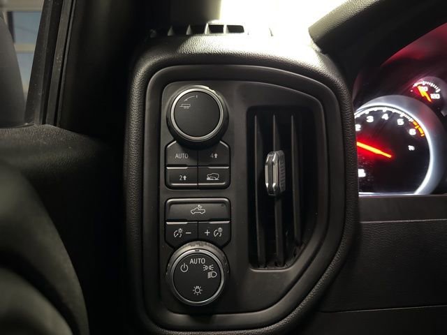Used 2022 Chevrolet Silverado 1500 Custom image 8