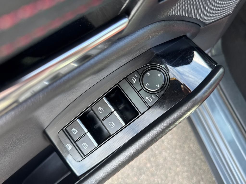 Used 2024 MAZDA MAZDA3 s image 17