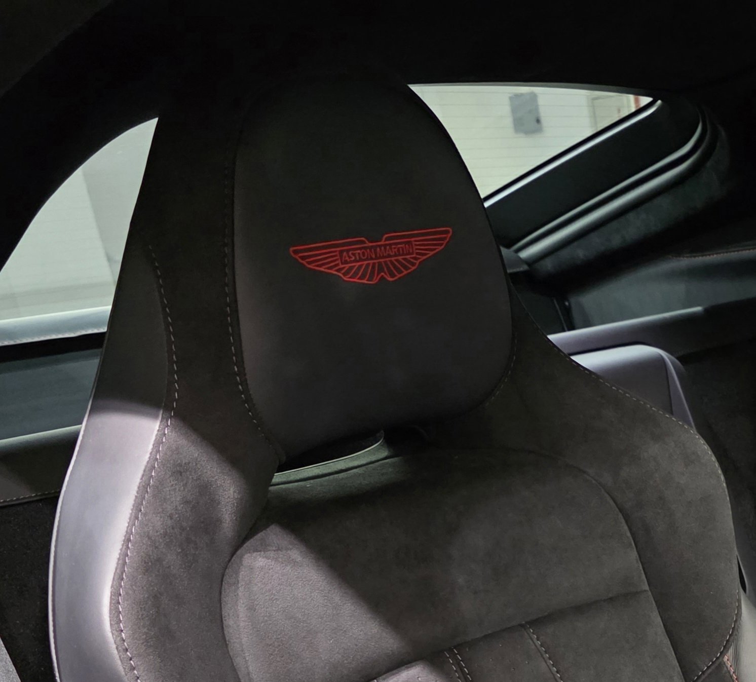 Used 2025 Aston Martin V8 Vantage Coupe image 5