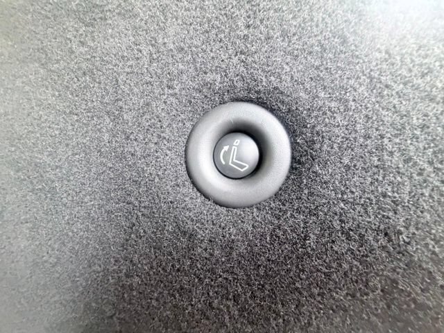 Certified 2026 Nissan Pathfinder SV FWD image 32