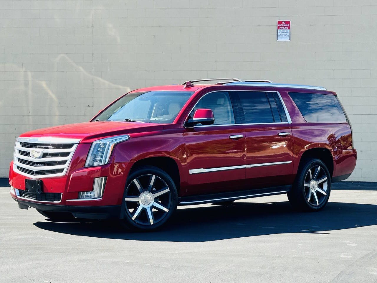 Used 2015 Cadillac Escalade ESV Luxury AWD/4WD image 4