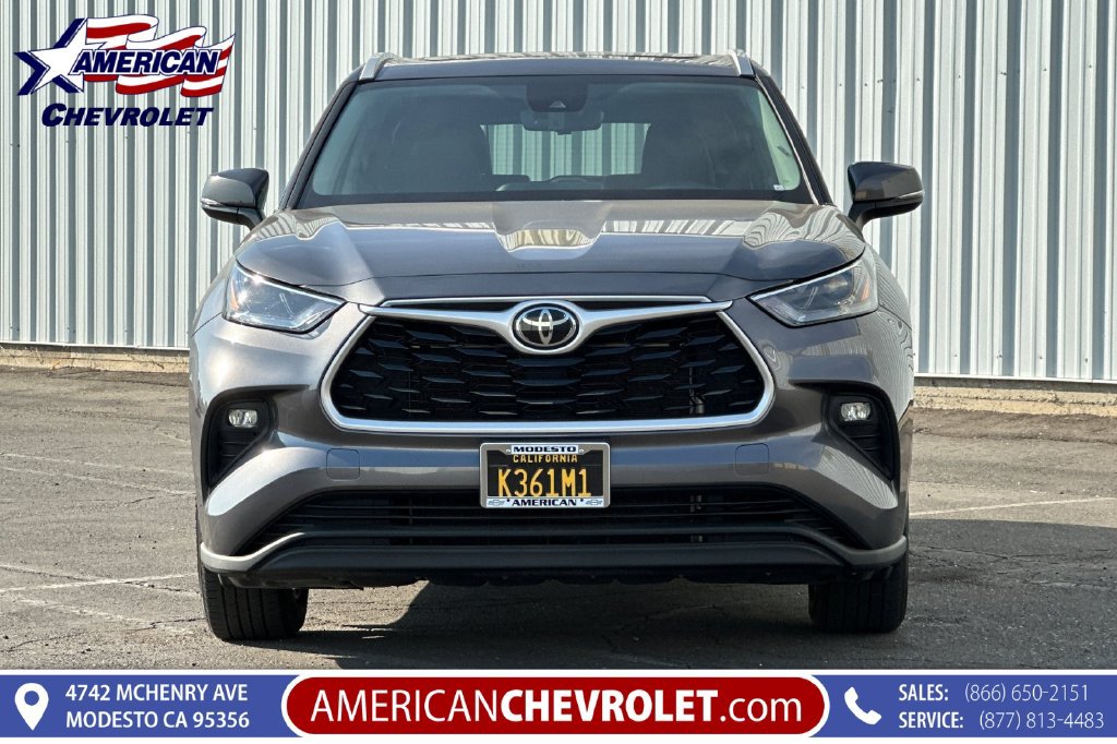 Used 2022 Toyota Highlander XLE AWD/4WD image 9