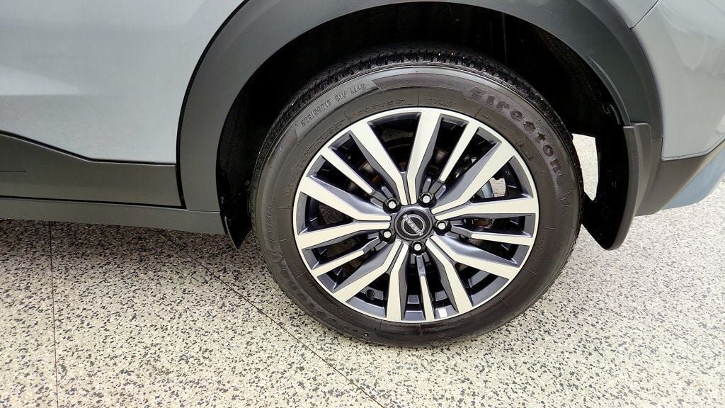 Used 2024 Nissan Kicks SV FWD image 9