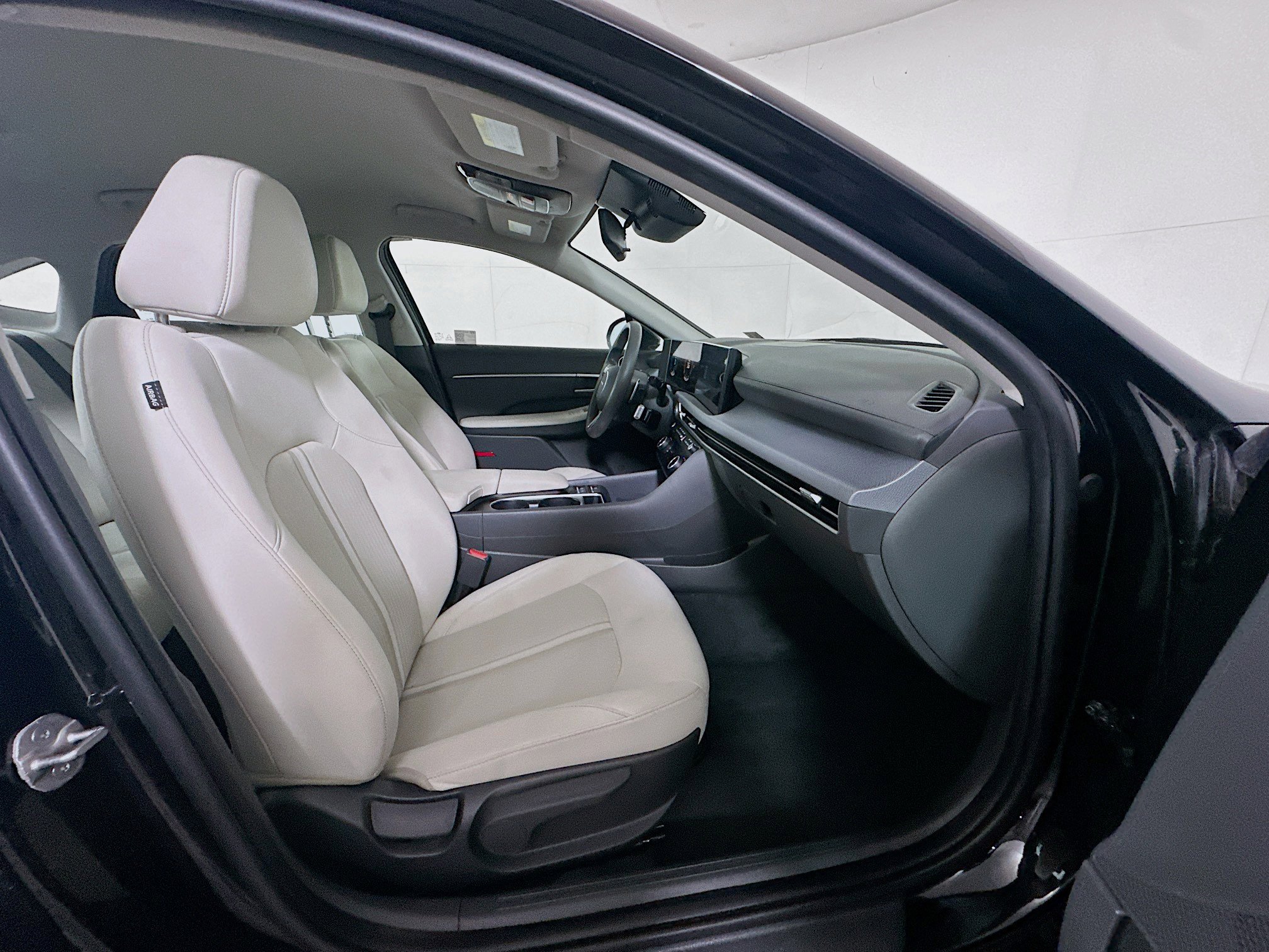 Used 2025 Hyundai Sonata SEL FWD image 30