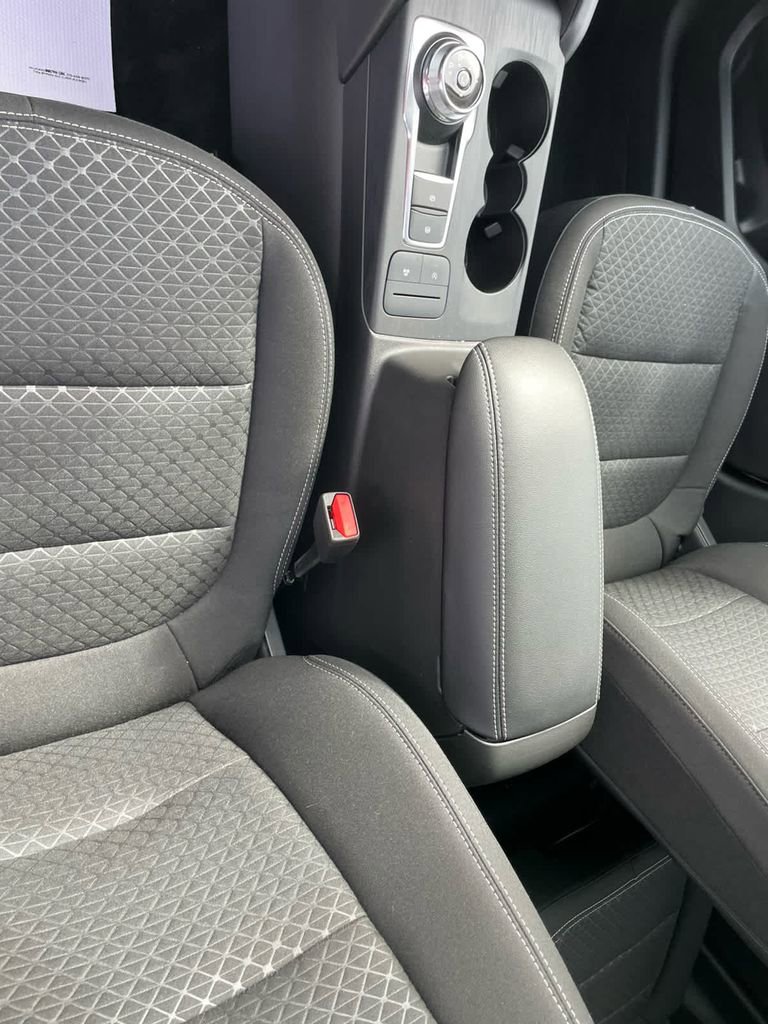 New 2025 Ford Escape Active w/ Cold Weather Package FWD image 25