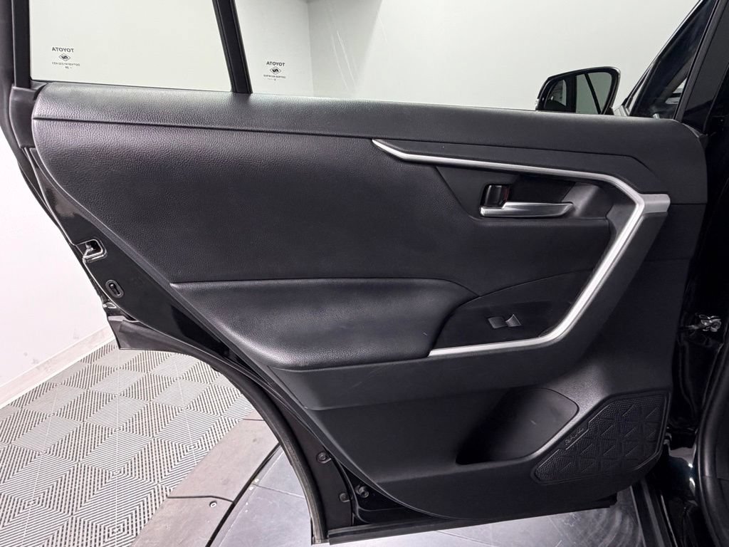 Used 2021 Toyota RAV4 XLE w/ Carpet Mat Package (TMS) AWD/4WD image 38