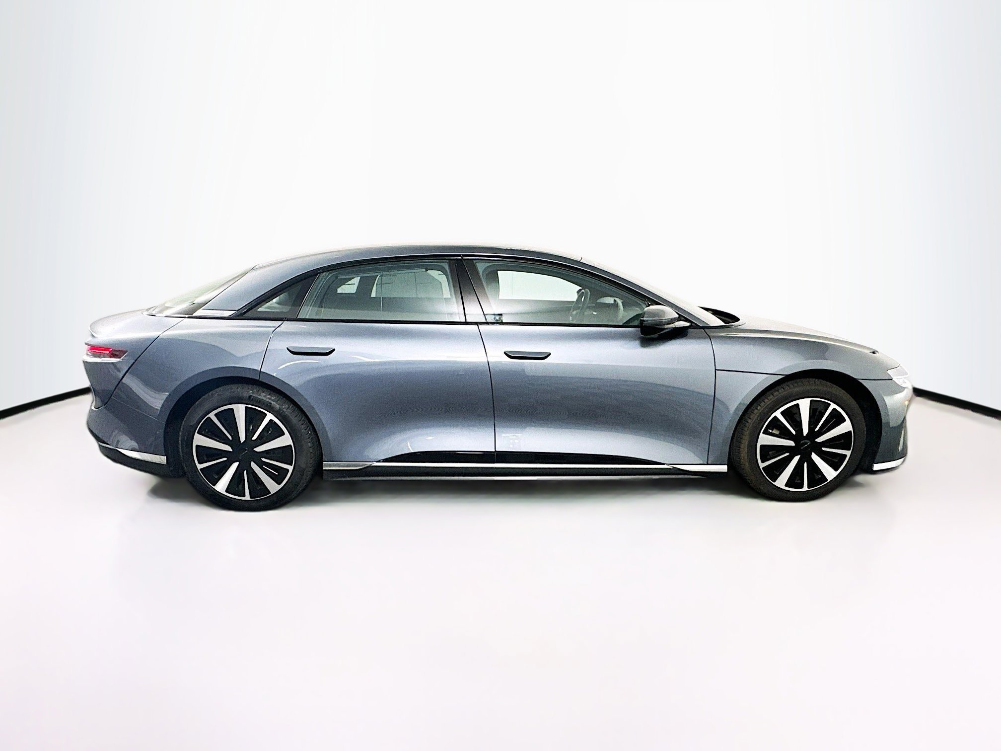 Used 2024 Lucid Air Touring AWD/4WD image 10