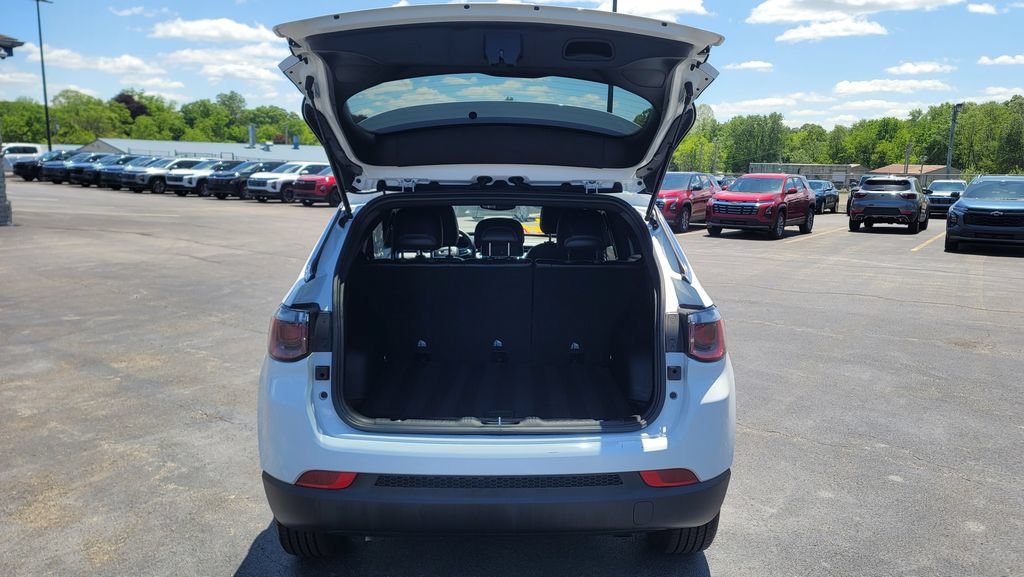 Used 2024 Jeep Compass Latitude AWD/4WD image 11