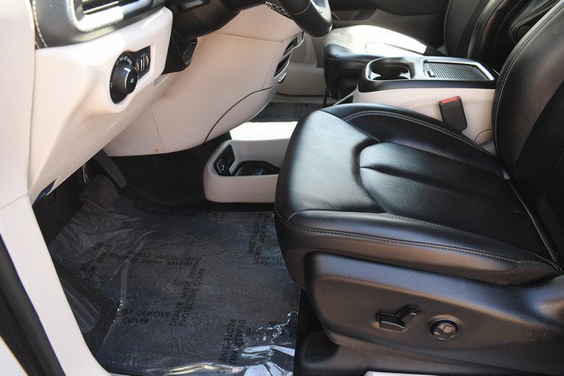 Used 2024 Chrysler Pacifica Limited FWD image 15