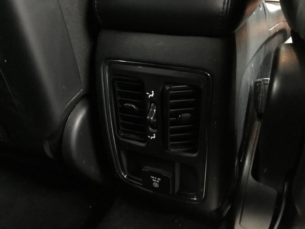 Used 2022 Jeep Grand Cherokee Laredo X image 19