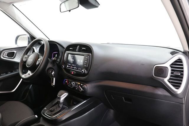 Used 2025 Kia Soul LX FWD image 16