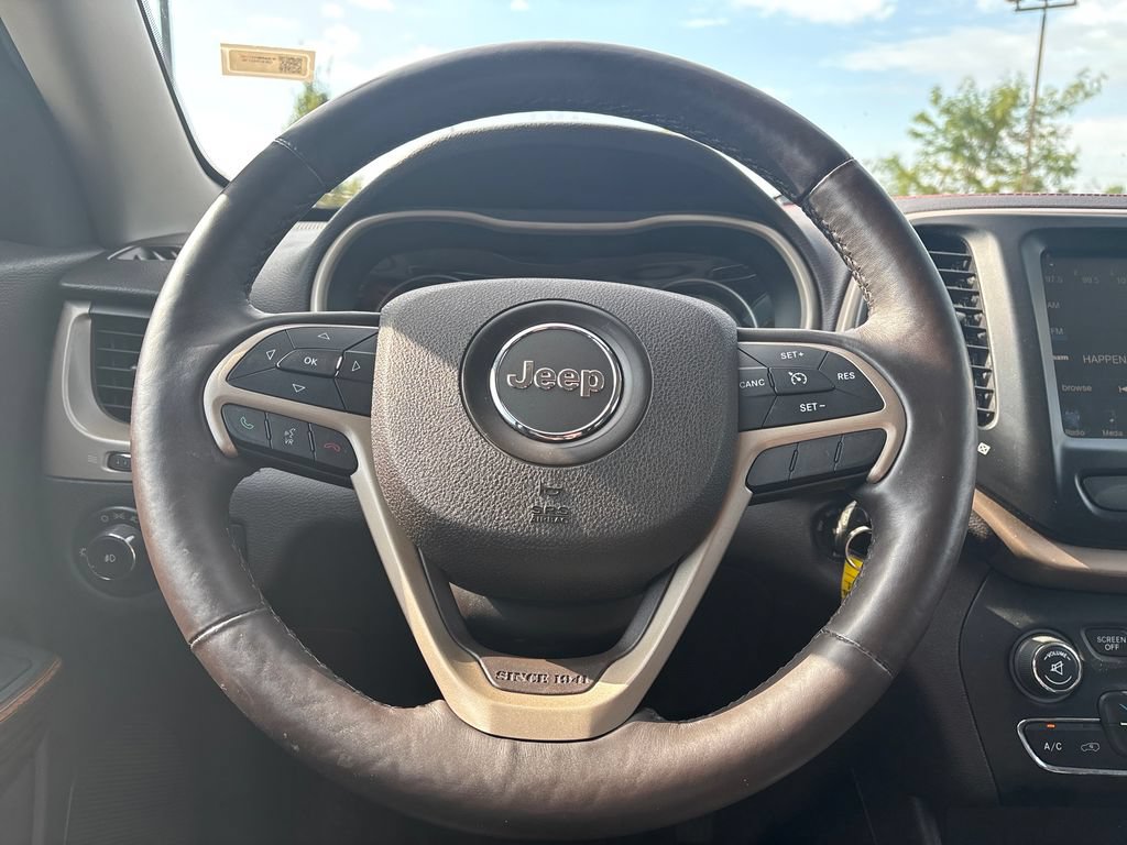 Used 2016 Jeep Cherokee Trailhawk w/ Leather Interior Group AWD/4WD image 24