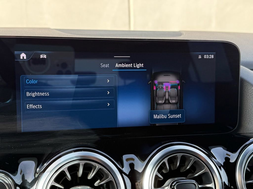 Used 2025 Mercedes-Benz GLA 250 image 21