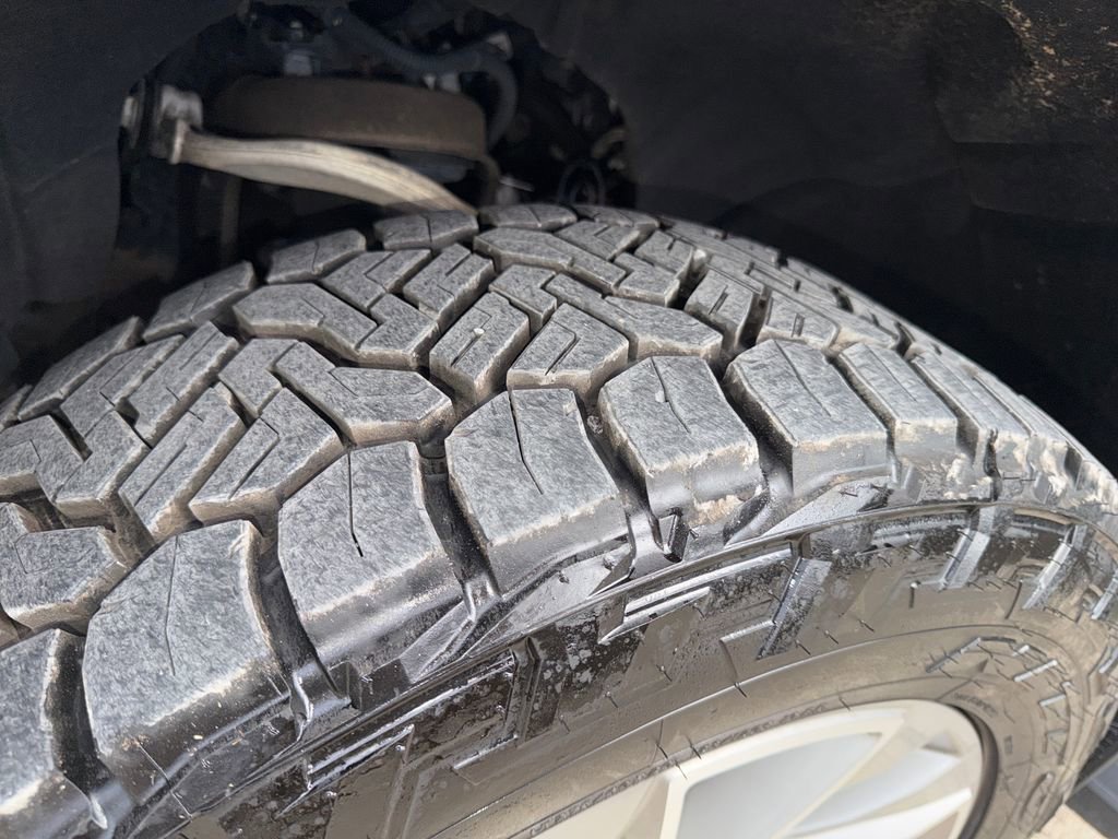 Used 2020 Chevrolet Silverado 1500 High Country w/ Z71 Off-Road Package image 28