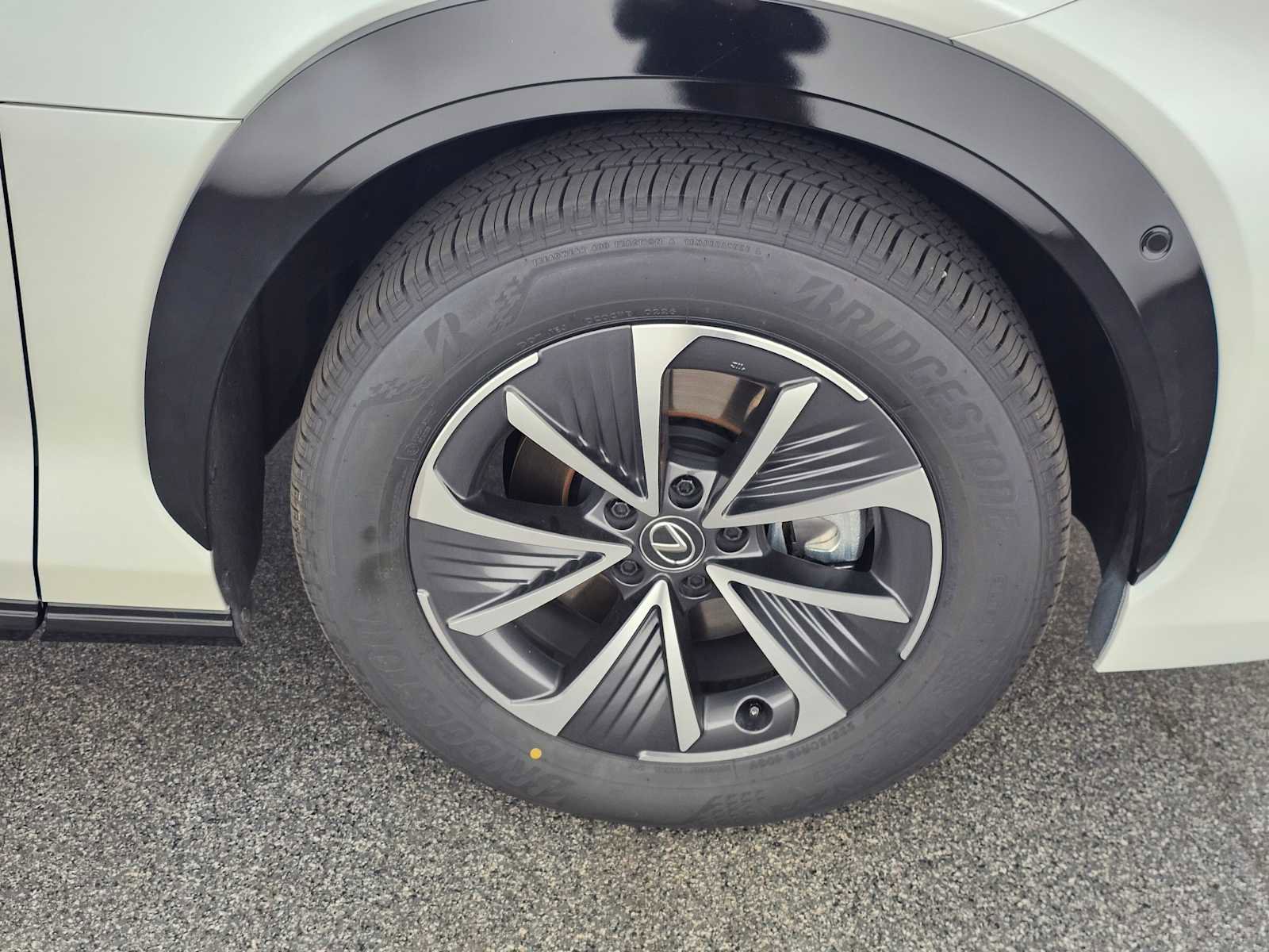 Certified 2023 Lexus RZ 450e Premium w/ Technology Package image 9