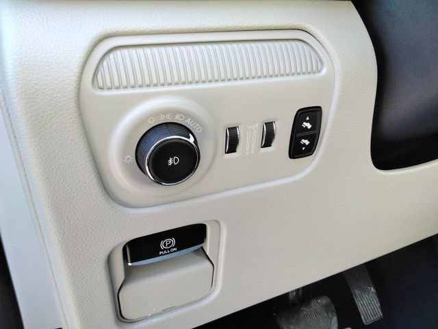 Used 2023 Jeep Wagoneer Series II w/ Premium Group I AWD/4WD image 28