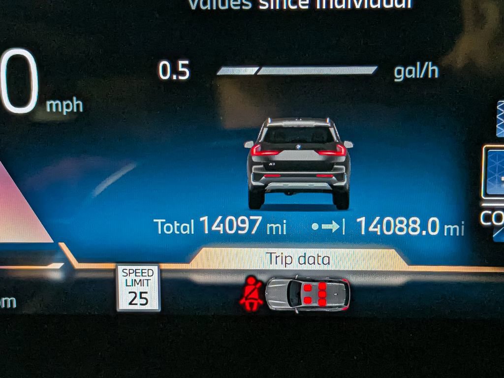 Used 2025 BMW X1 xDrive28i w/ Technology Package image 28