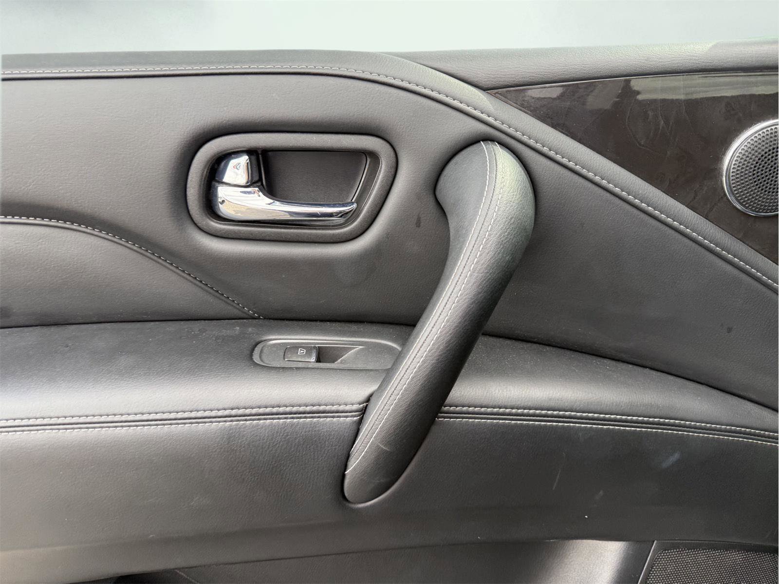 Used 2024 INFINITI QX80 Luxe AWD/4WD image 11