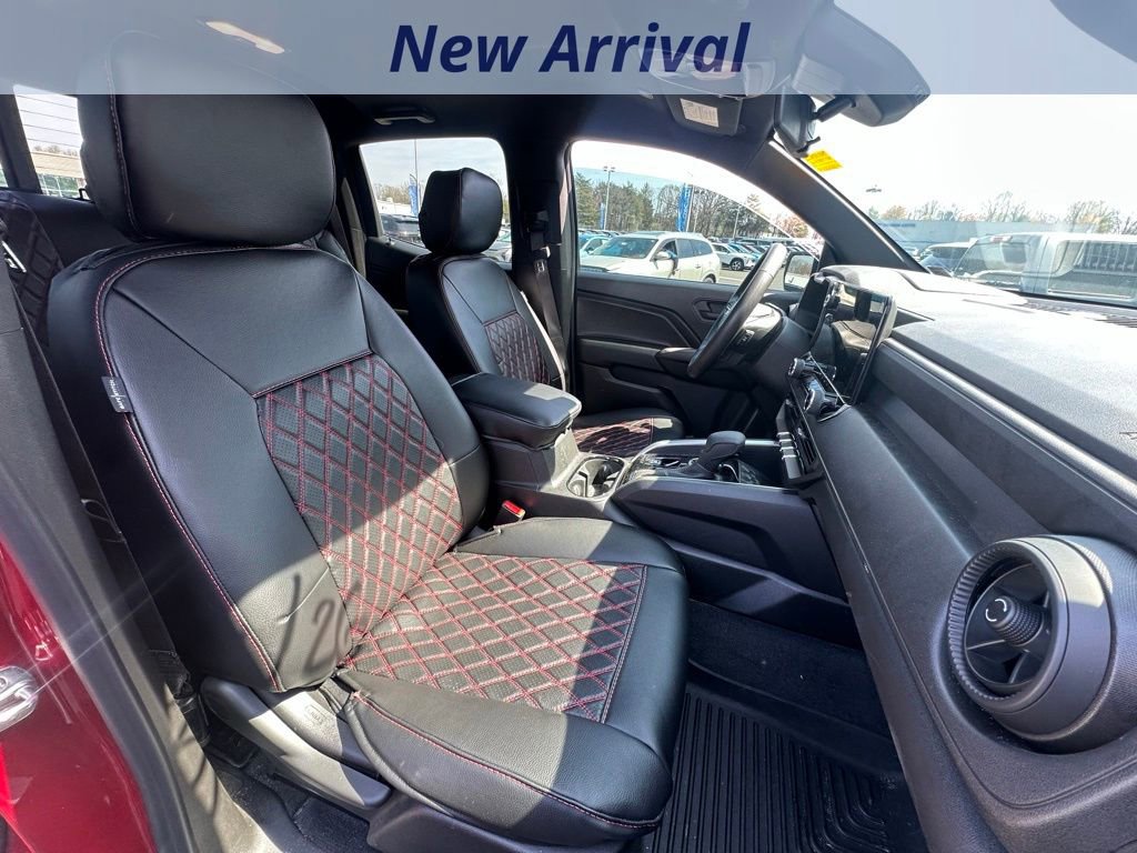 Used 2025 Chevrolet Colorado W/T w/ Advanced Trailering Package image 8