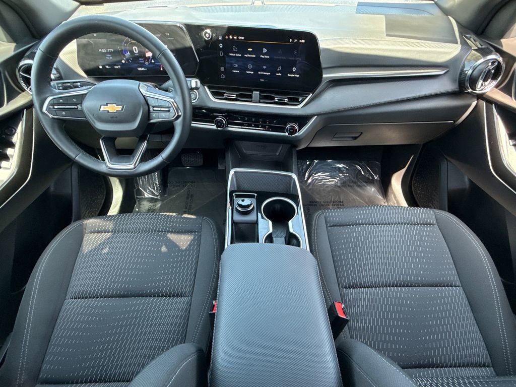 Used 2026 Chevrolet Equinox LT AWD/4WD image 17