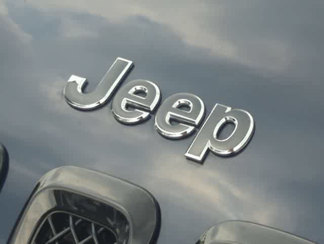 Used 2016 Jeep Cherokee Limited w/ Luxury Group AWD/4WD image 12