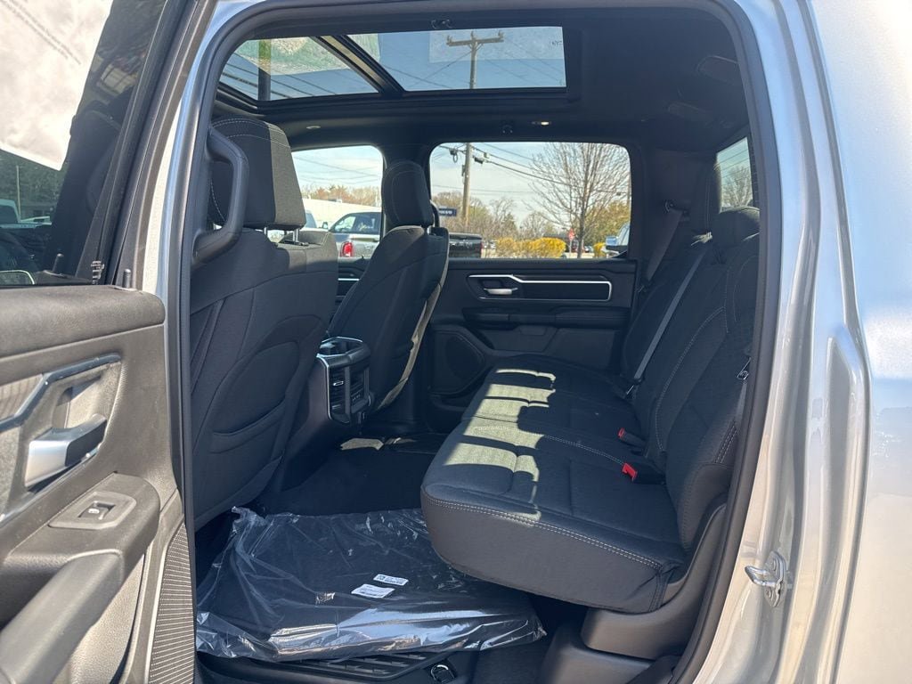 New 2026 RAM 1500 4x4 Crew Cab image 24