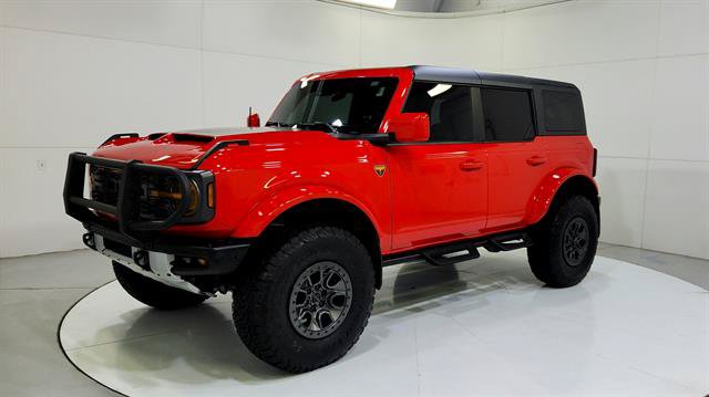 Used 2024 Ford Bronco Badlands AWD/4WD image 3