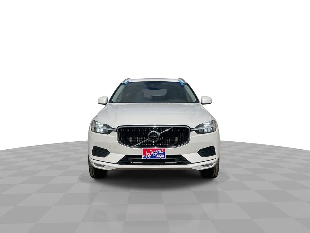 Used 2021 Volvo XC60 T5 Momentum w/ Premium Package image 3