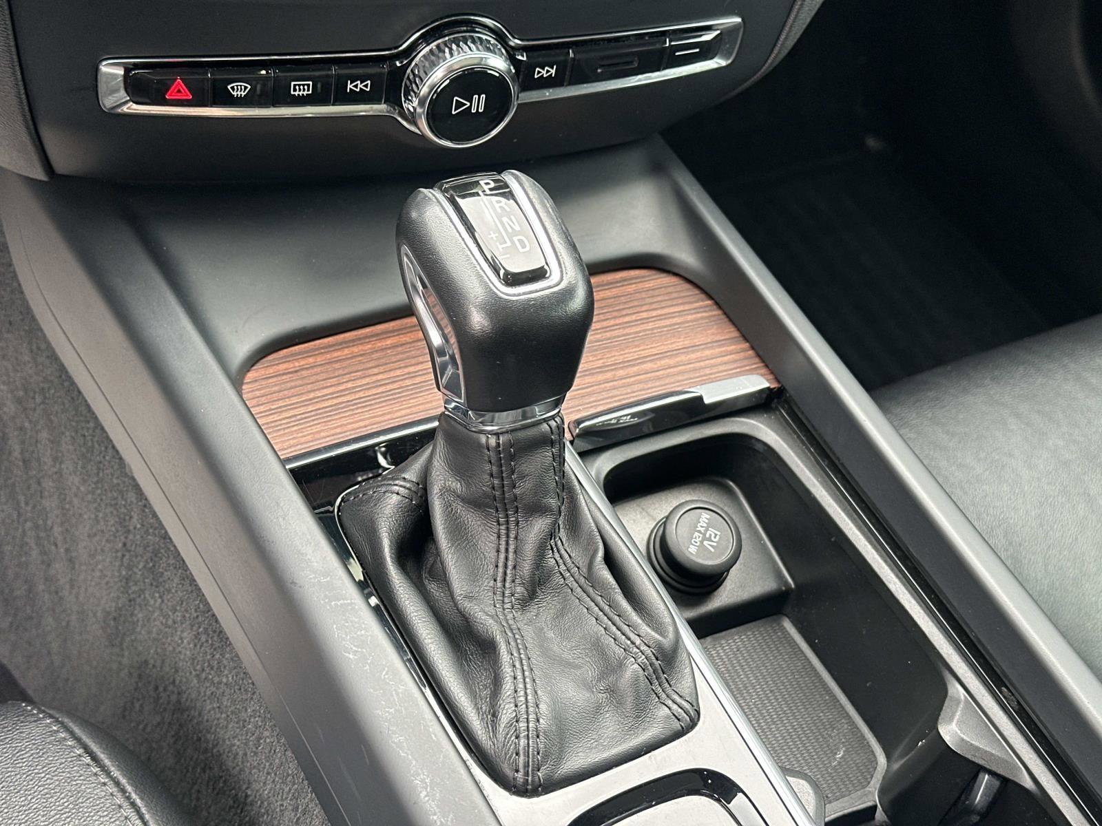 Used 2019 Volvo S60 T5 Momentum w/ Premium Package image 13