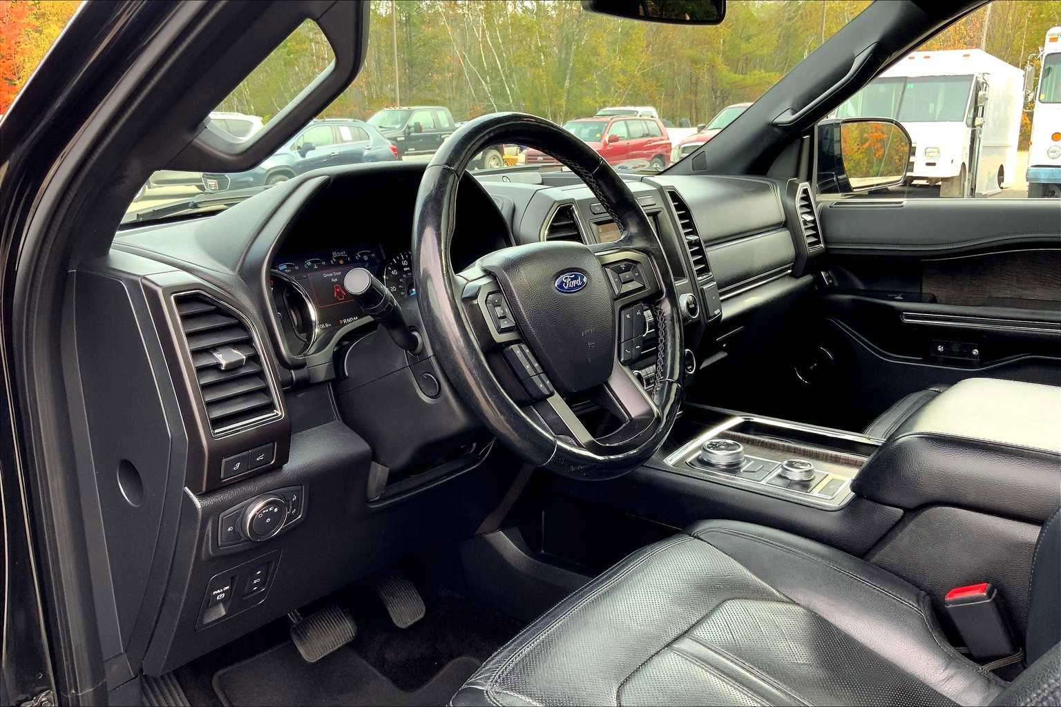 Used 2018 Ford Expedition Limited image 17