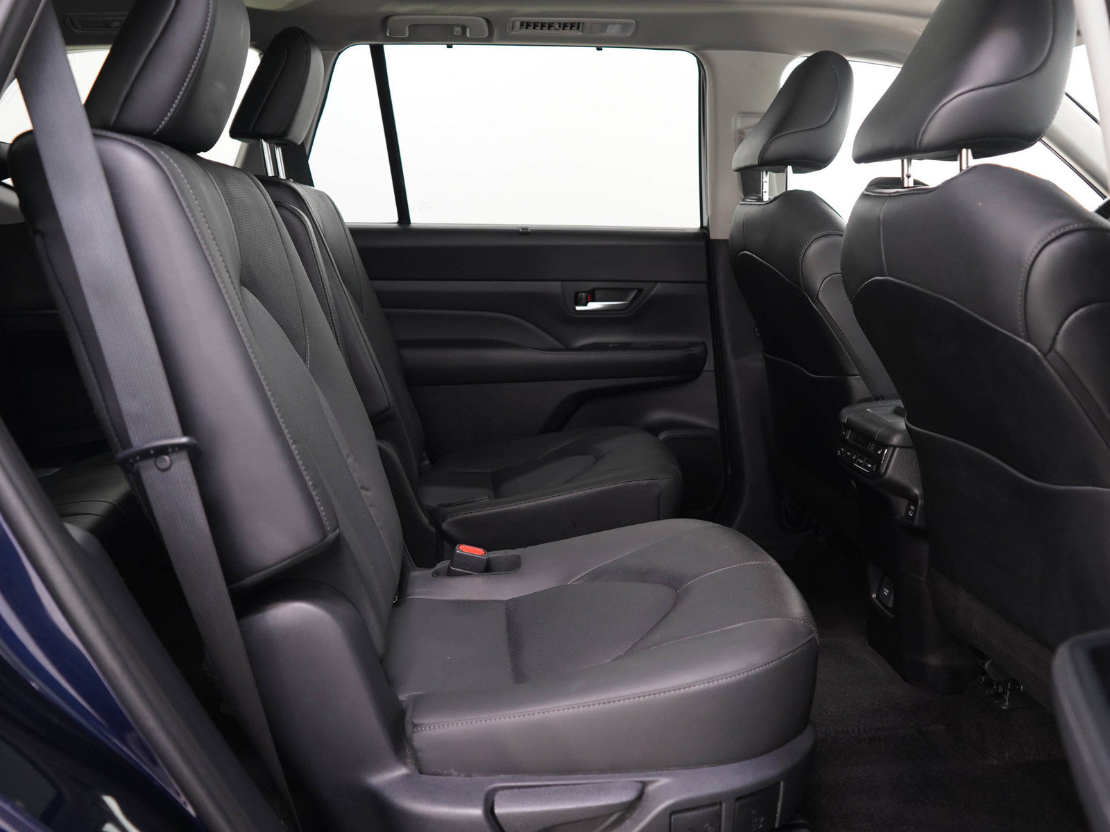 Used 2024 Toyota Grand Highlander AWD image 12