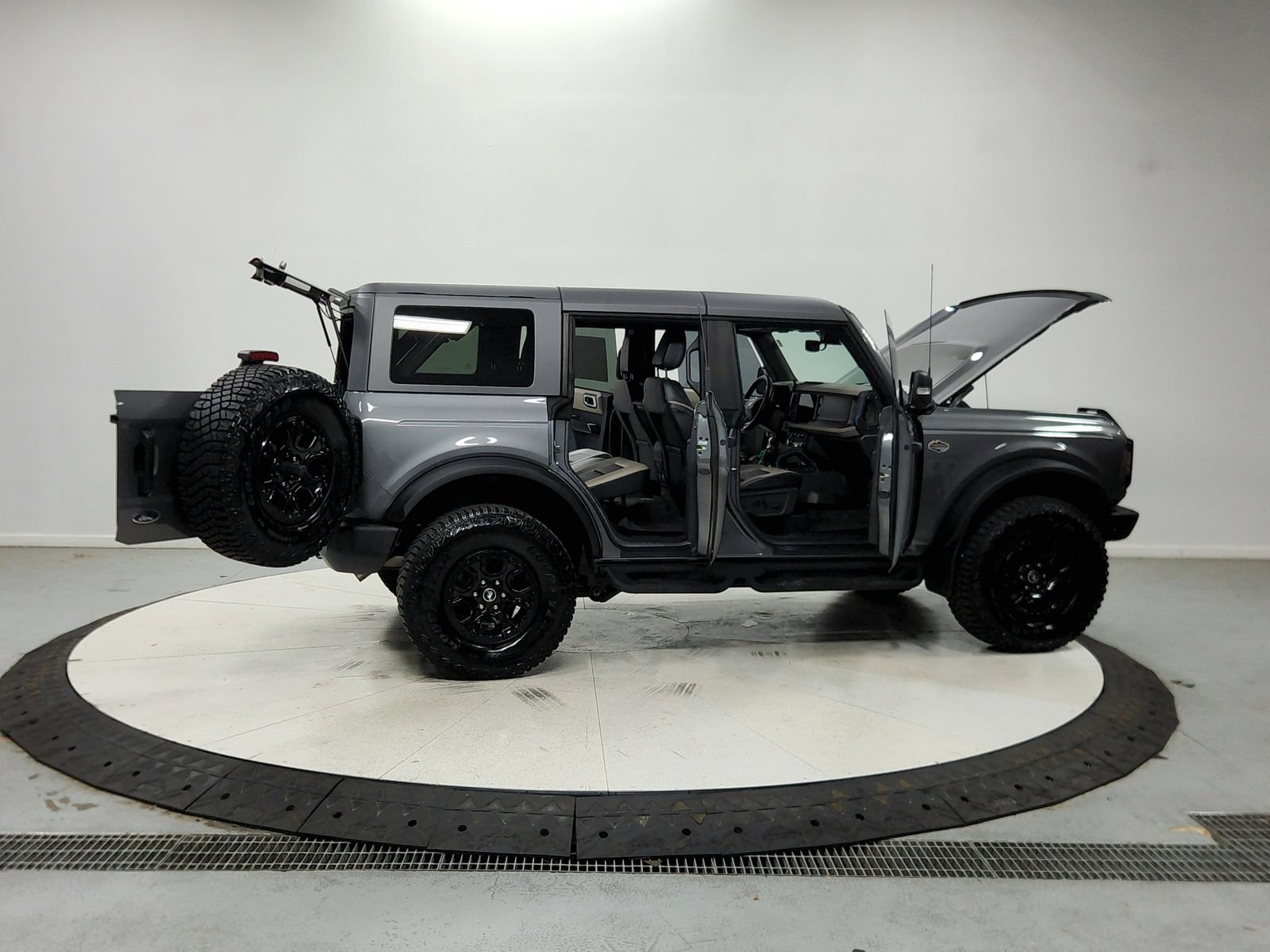 Used 2024 Ford Bronco Wildtrak AWD/4WD image 17
