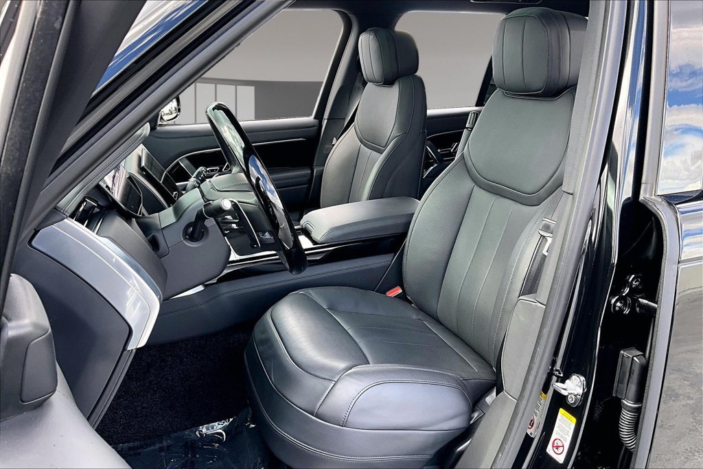 Used 2025 Land Rover Range Rover SE AWD/4WD image 19