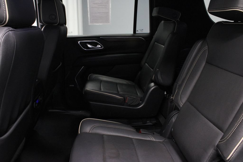 Used 2023 Chevrolet Suburban Premier AWD/4WD image 22