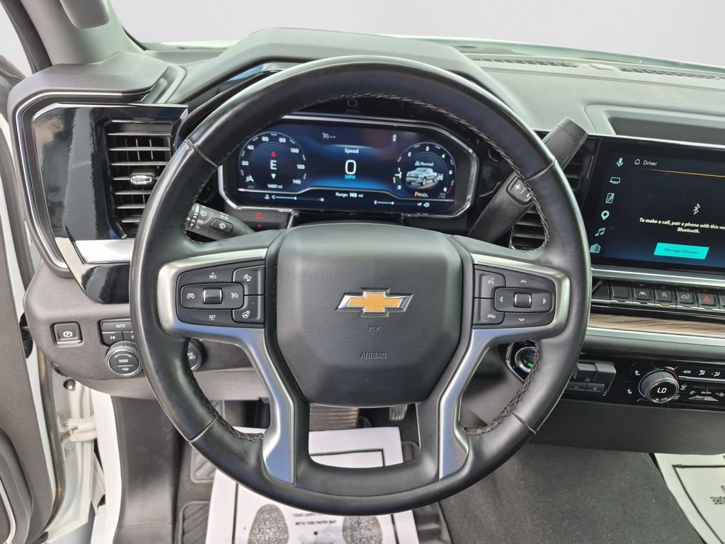 Used 2025 Chevrolet Silverado 1500 LT AWD/4WD image 28