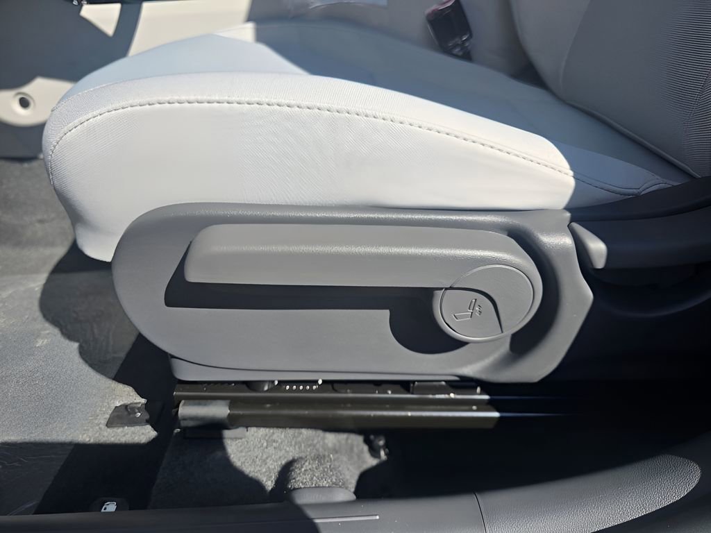Used 2026 Hyundai Kona SEL Sport AWD/4WD image 16