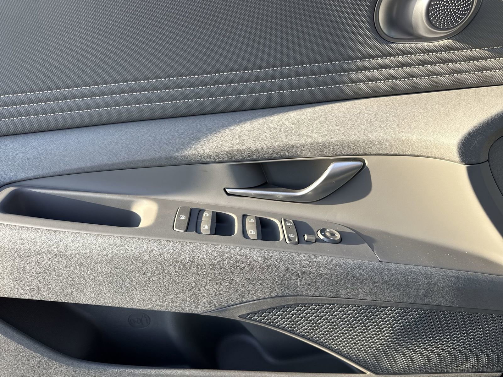 New 2025 Hyundai Elantra Sport w/ Cargo Package image 14